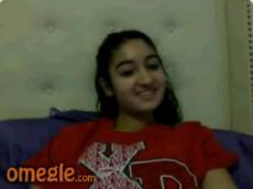 Arab girl gets naked on Omegle